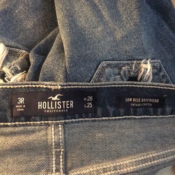 Medium Wash Boyfriend Jeans - Picture 3 of 3